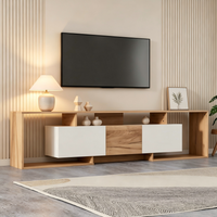 Mueble para TV con 2 Puertas Plegables, 1 Puerta Giratoria y 3 Espacios de Almacenamiento Abiertos. El diseño combina tonos blancos y de madera natural. Es adecuado para televisores de hasta 85