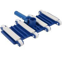 Limpiafondos Flexible con 8 Ruedas para Piscinas | Dimensiones de 33 x 18 cm | Fabricado en Polietileno de Alta Flexibilidad | Conexión para Manguera de Ø 3,8 cm | Sistema de Fijación por Clip de Ø