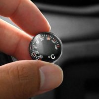 Mini Termómetro para Coche de 1 Pieza, Termómetro para Salpicadero sin Baterías, Fácil de Montar, No Requiere Baterías, Compacto para el Interior del Coche